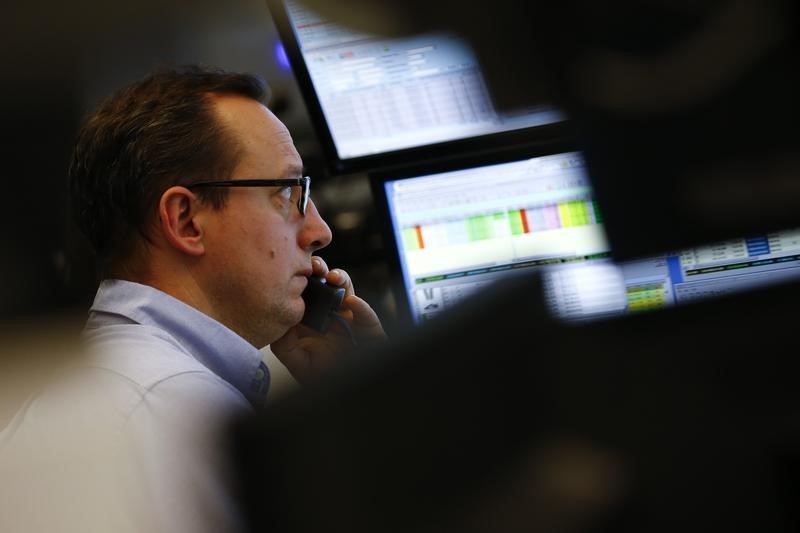 Ray Dalio says the US stock market 'doesn't look very bubbly'