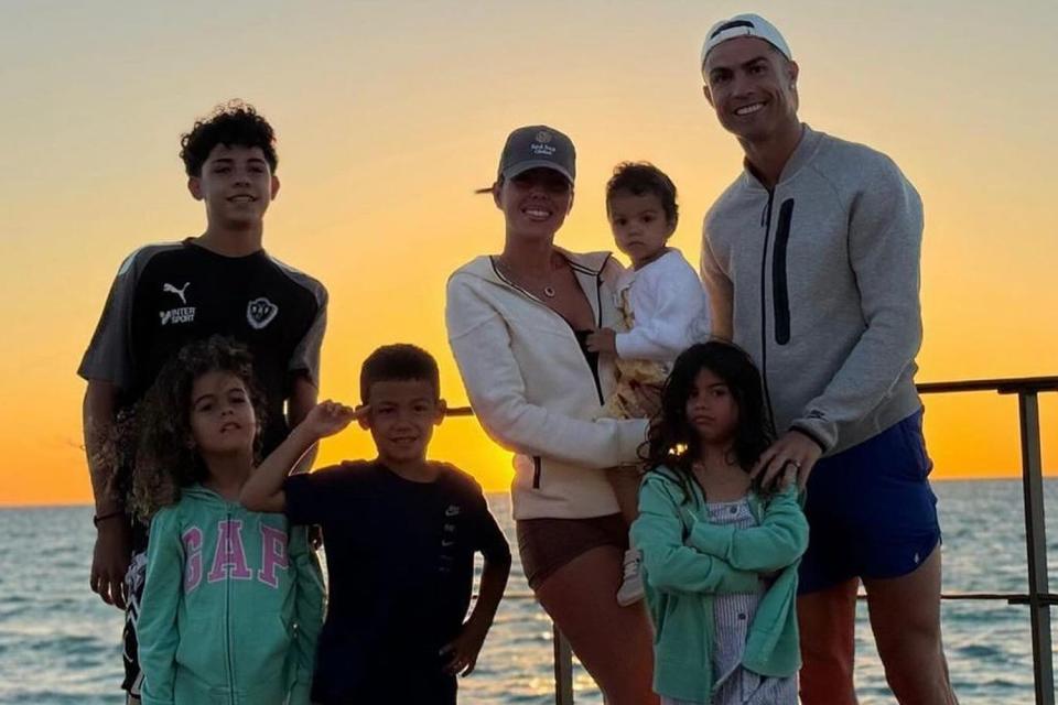 <p>Instagram/cristiano</p> Cristiano Ronaldo, Georgina Rodríguez and kids